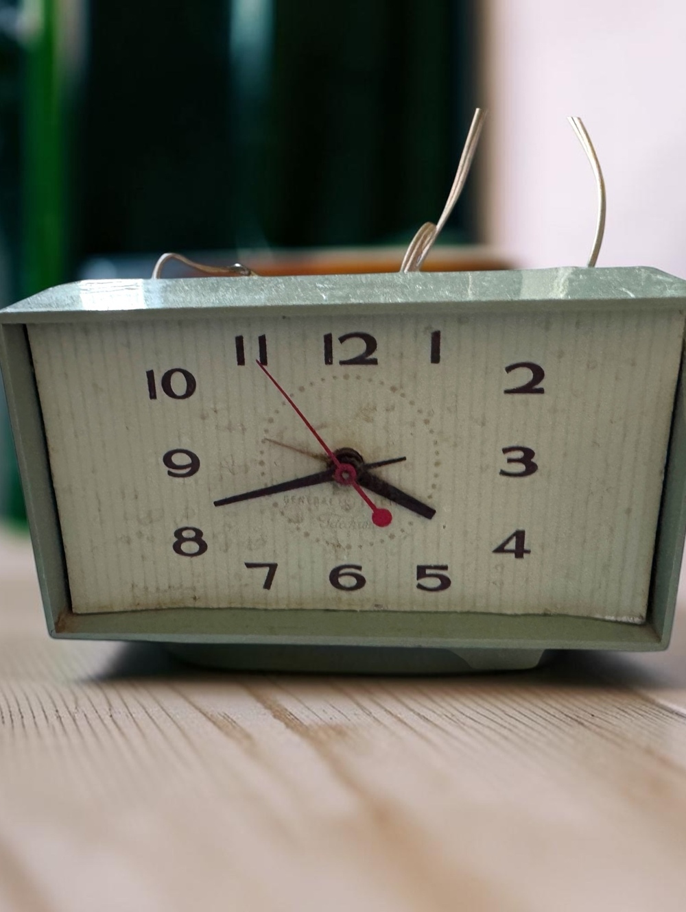 Vintage GE Telechron Electric Alarm Clock Model 7H621B Green Mid Century Decor